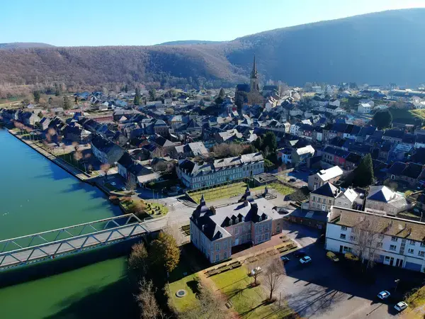 Ravalement Façade Isolant Entreprise isolation extérieure Fumay