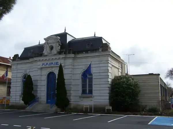 Ravalement Façade Isolant Entreprise isolation extérieure Le Porge