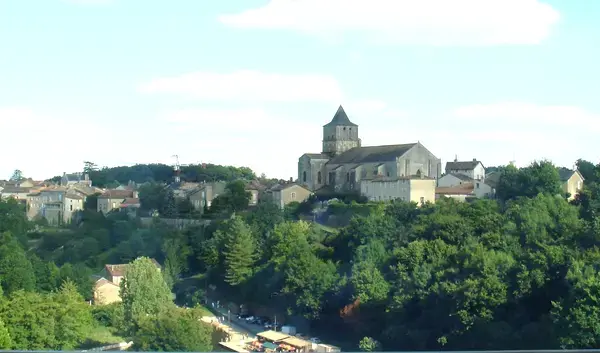 Ravalement Façade Isolant Entreprise isolation extérieure Lusignan